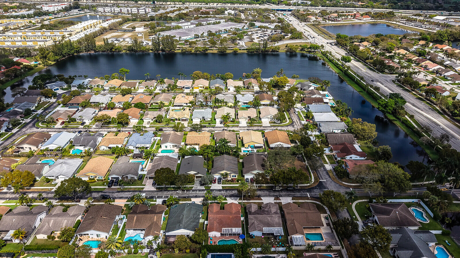 NOB HILL VILLAGE - Residential