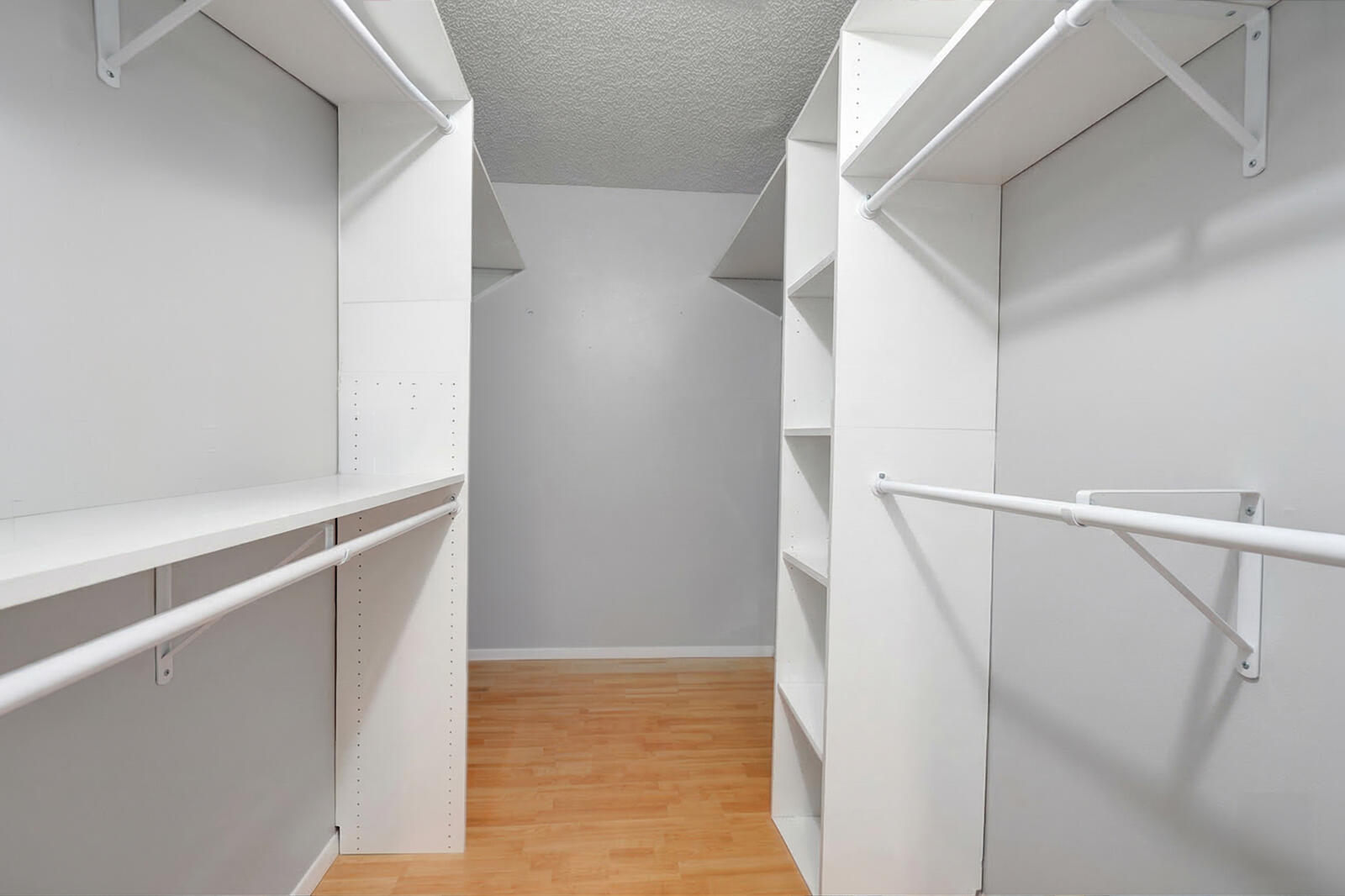 NOB HILL VILLAGE - Residential