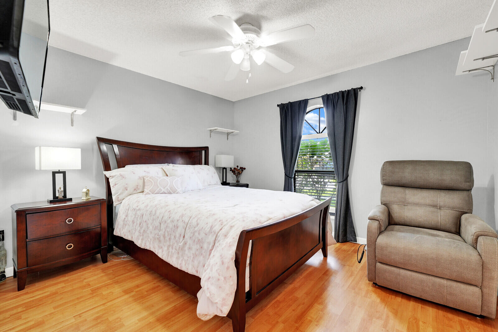 NOB HILL VILLAGE - Residential