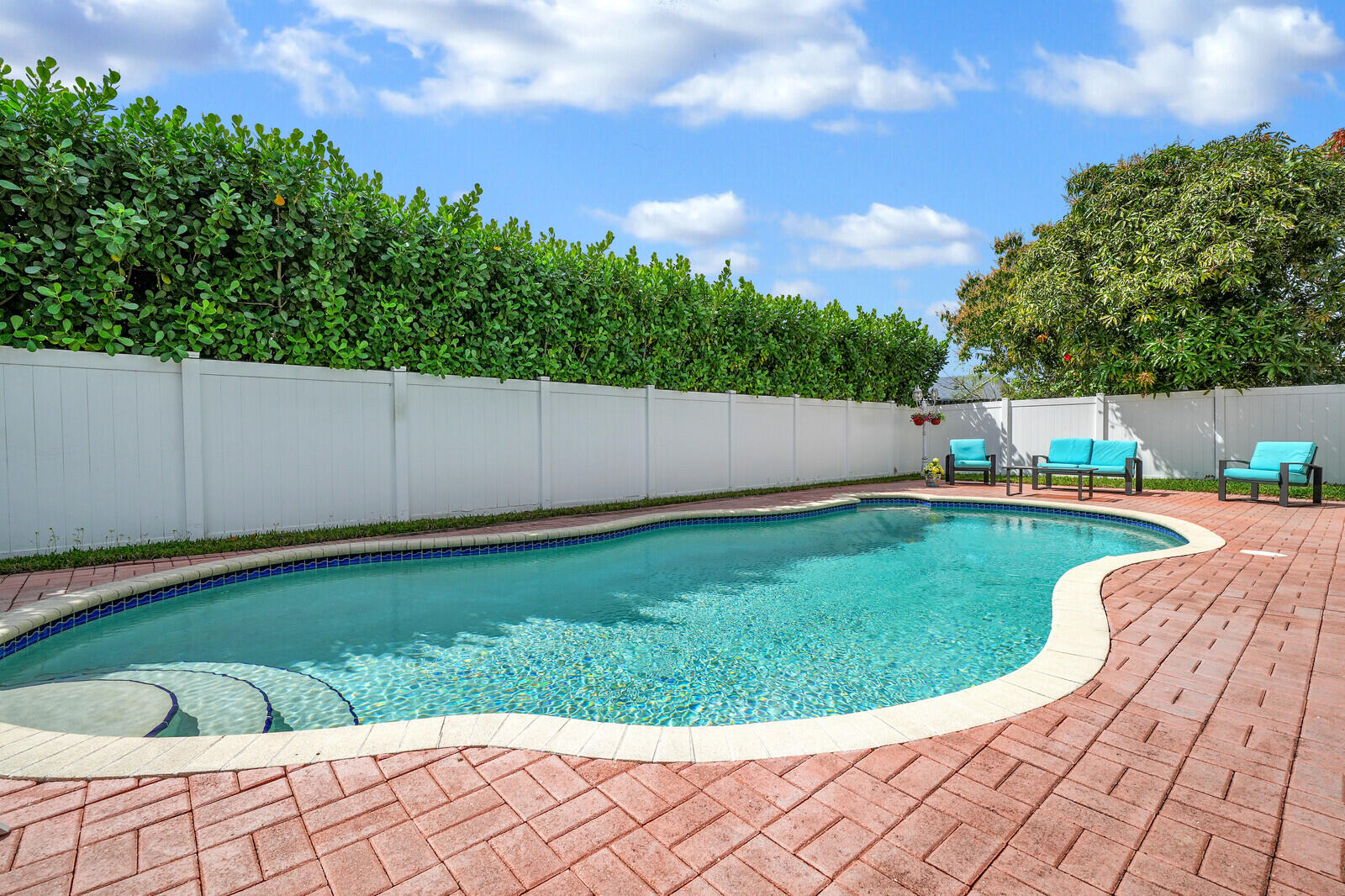 NOB HILL VILLAGE - Residential