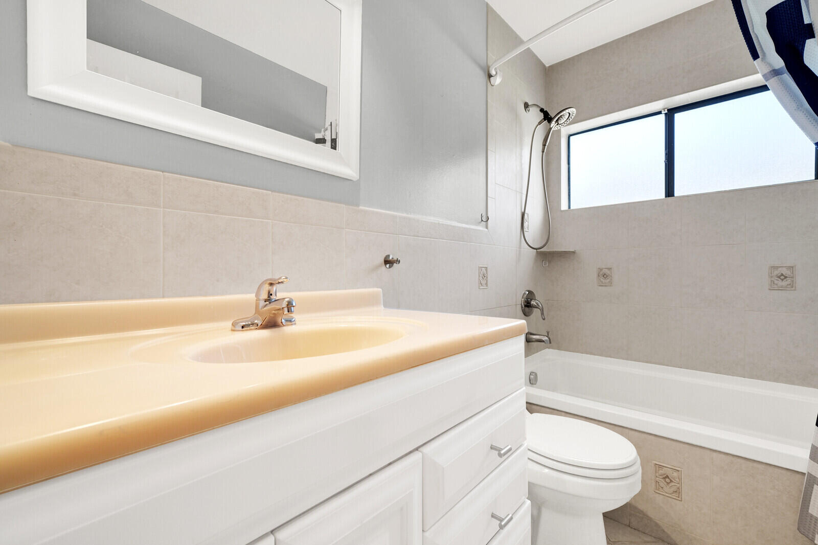 NOB HILL VILLAGE - Residential