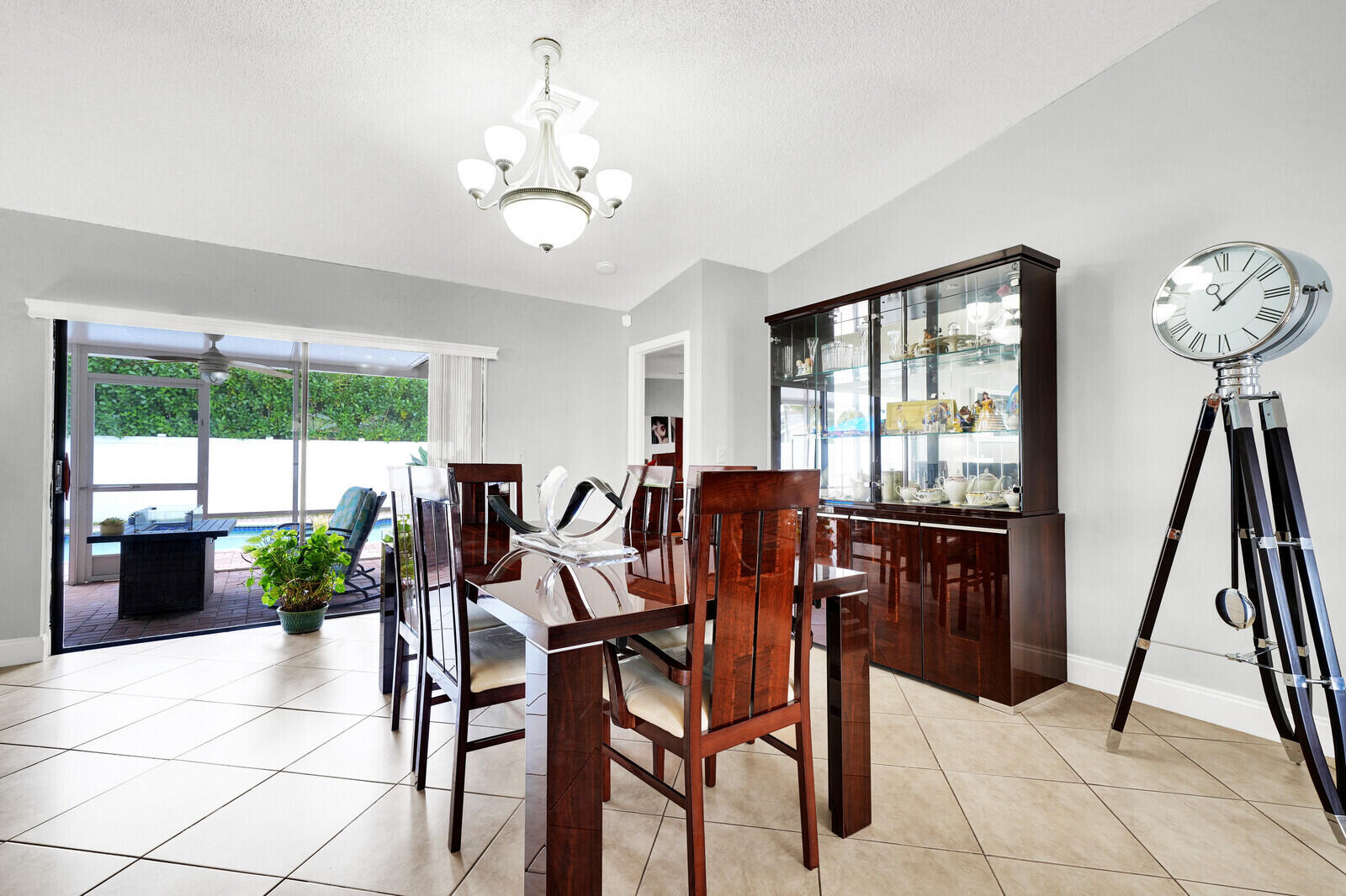 NOB HILL VILLAGE - Residential