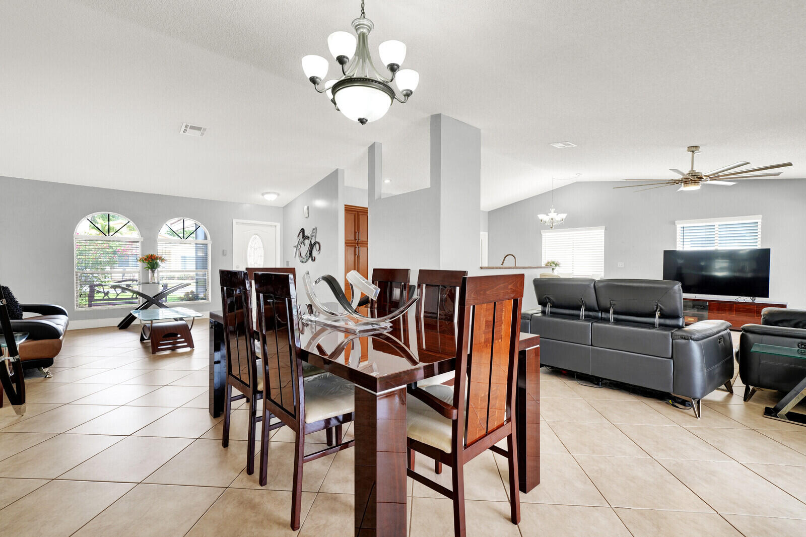 NOB HILL VILLAGE - Residential