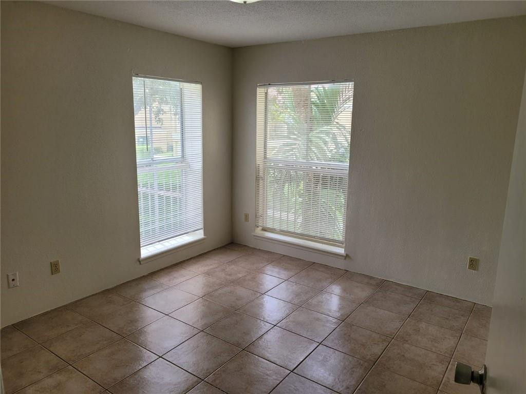 Savannah At Riverside Con - Residential Lease