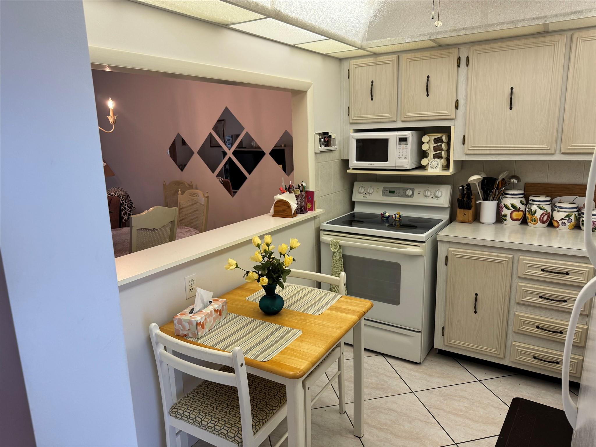 Lakeside Village Condo 07 - Residential Lease