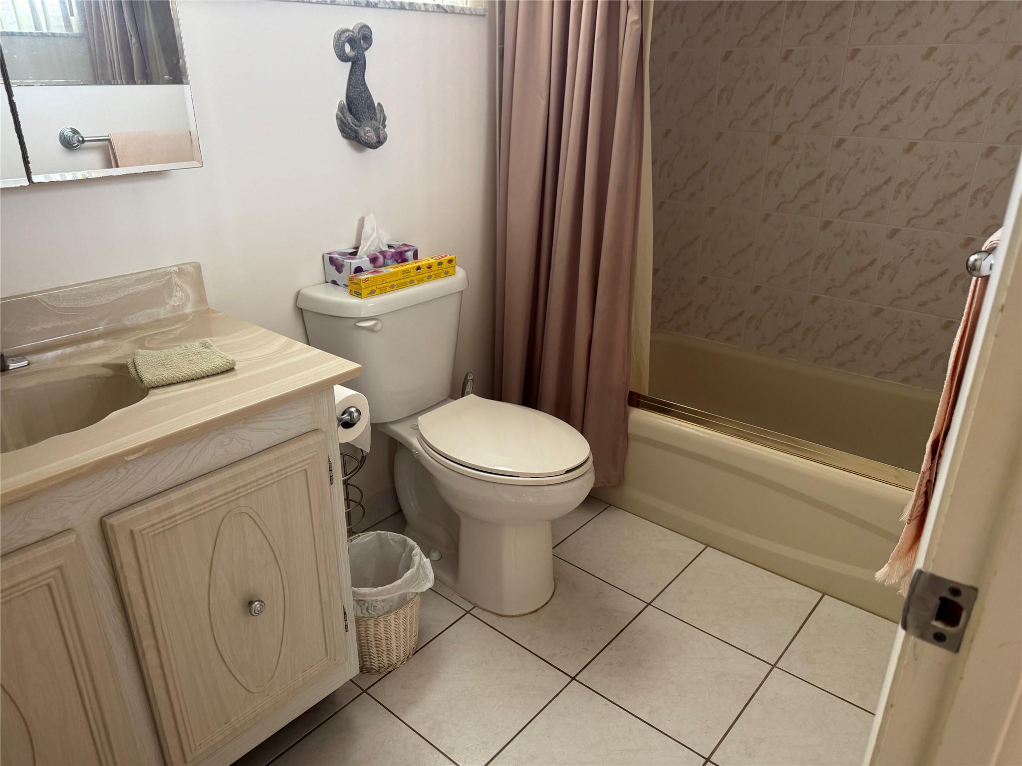 Lakeside Village Condo 07 - Residential Lease
