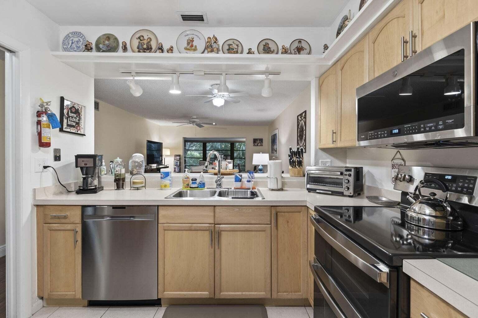 INLET HOUSE CONDOMINIUM - Residential