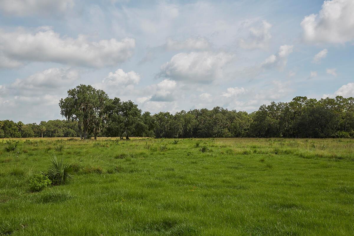 MARTIN COUNTY RANCH COMMU - Land