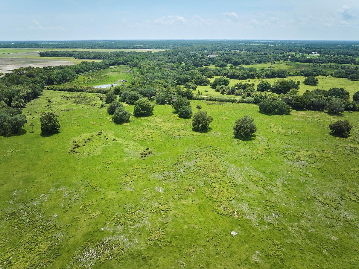 MARTIN COUNTY RANCH COMMU - Land