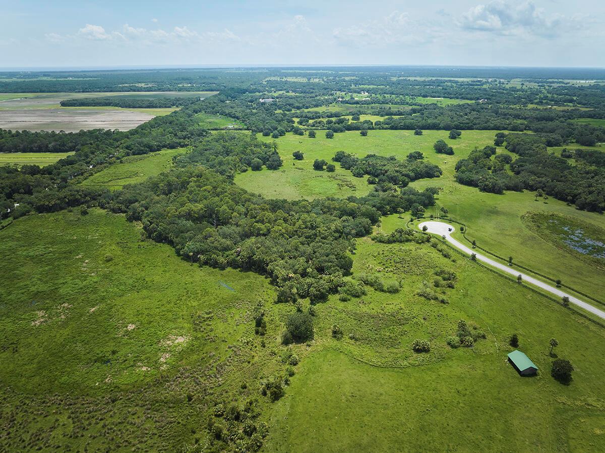 MARTIN COUNTY RANCH COMMU - Land