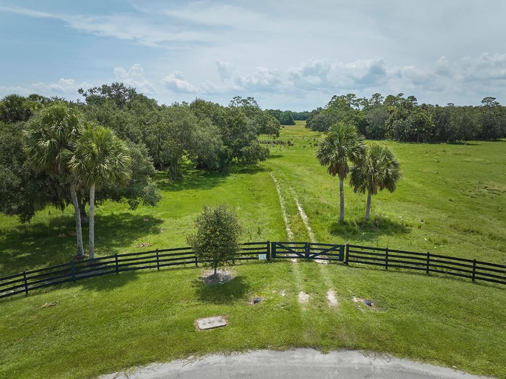 MARTIN COUNTY RANCH COMMUNITY - Land