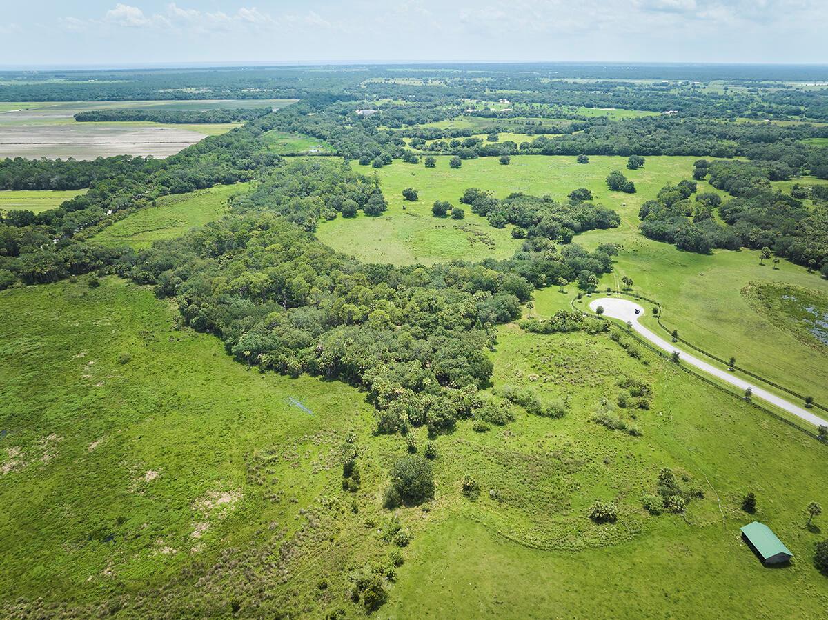 MARTIN COUNTY RANCH COMMU - Land