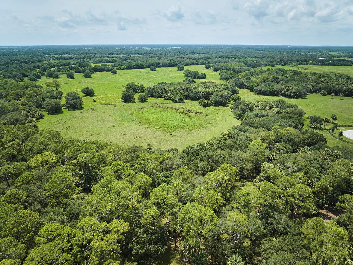 MARTIN COUNTY RANCH COMMU - Land