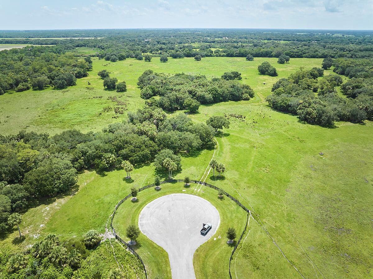 MARTIN COUNTY RANCH COMMU - Land