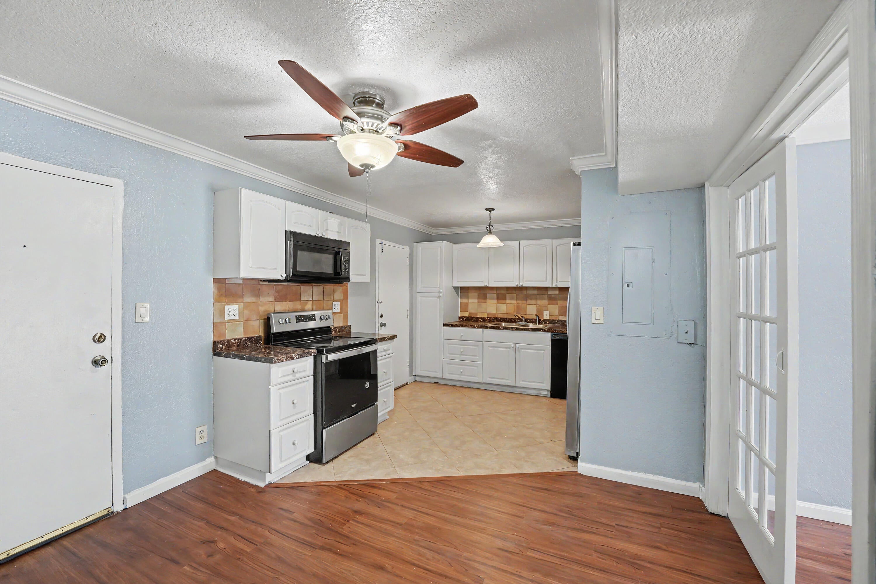 4848 NW 24th CT 105, Lauderdale Lakes FL 33313