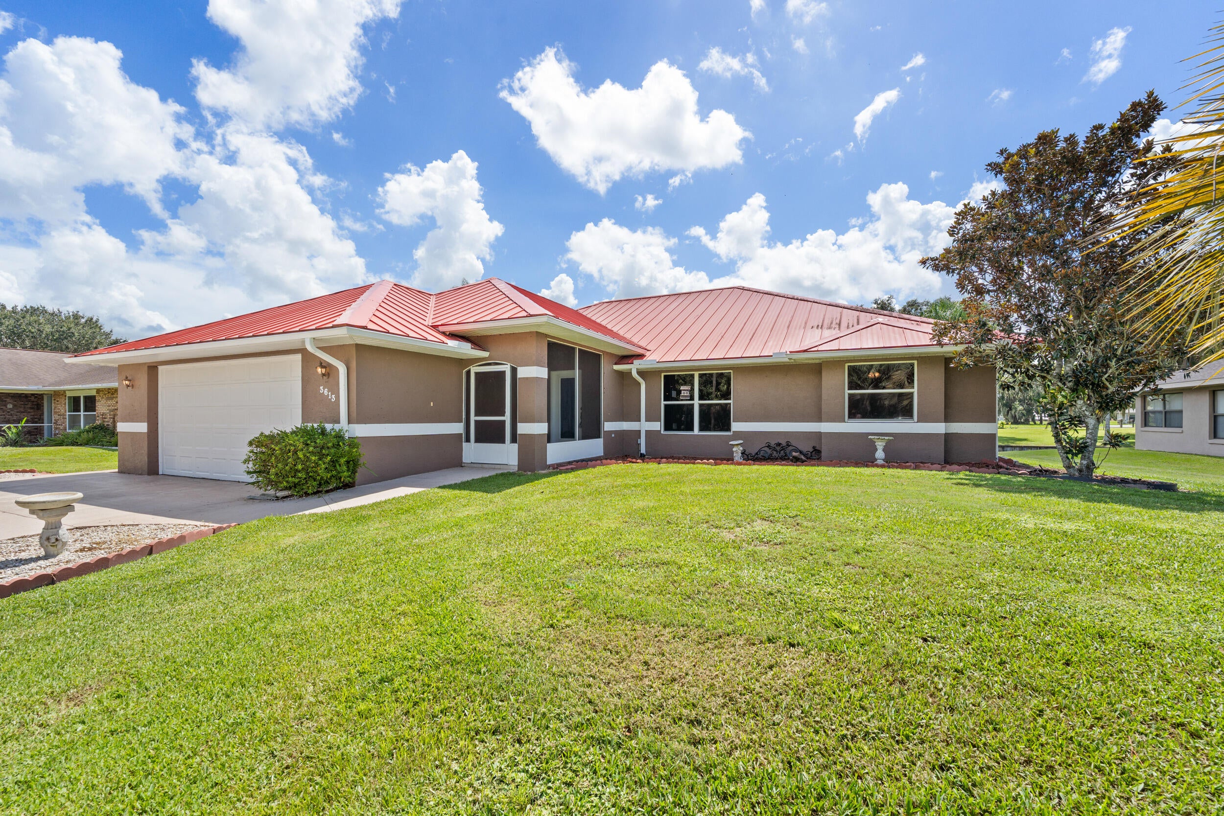 3613 OAKVIEW Drive