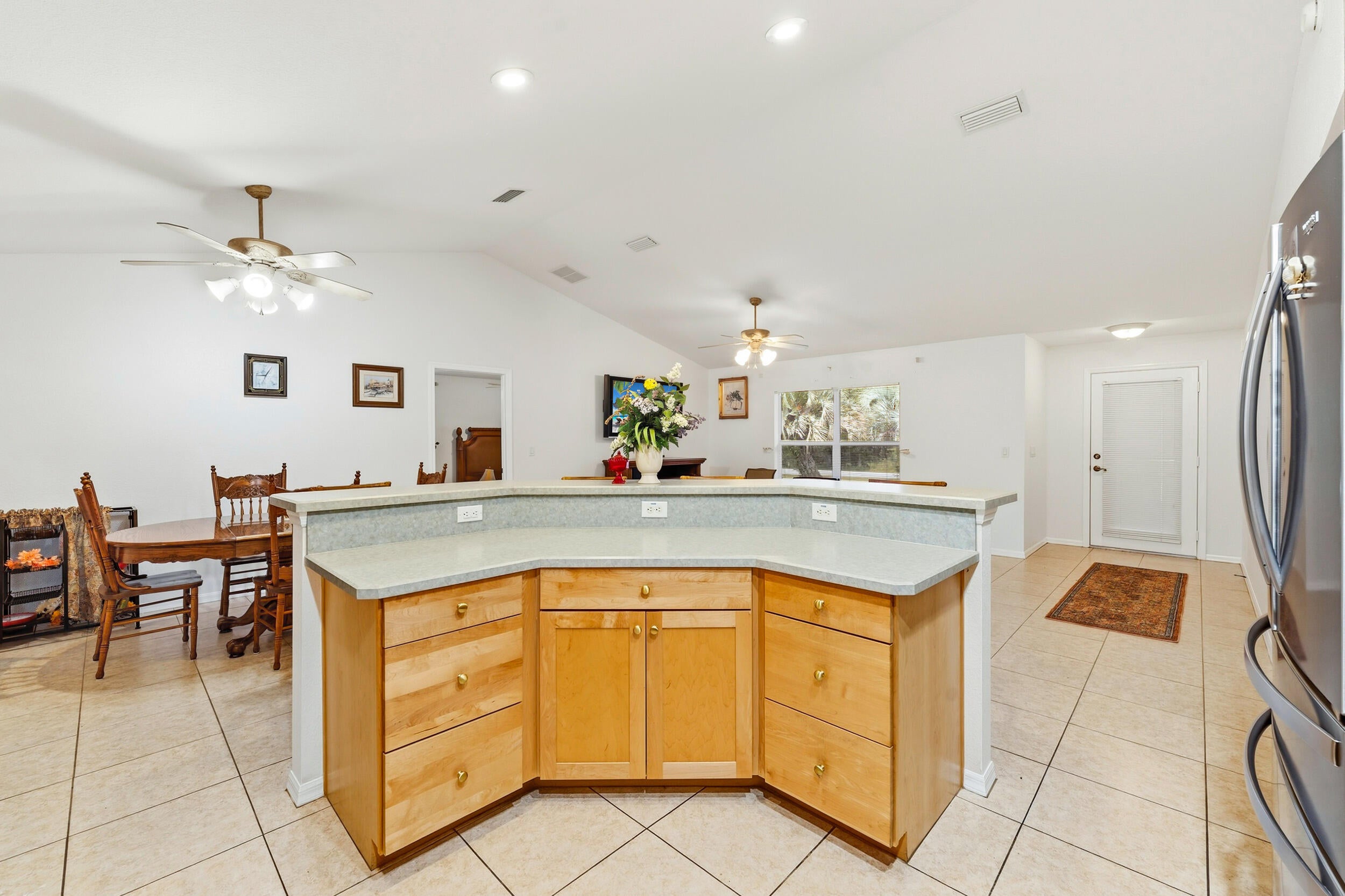 3613 OAKVIEW Drive