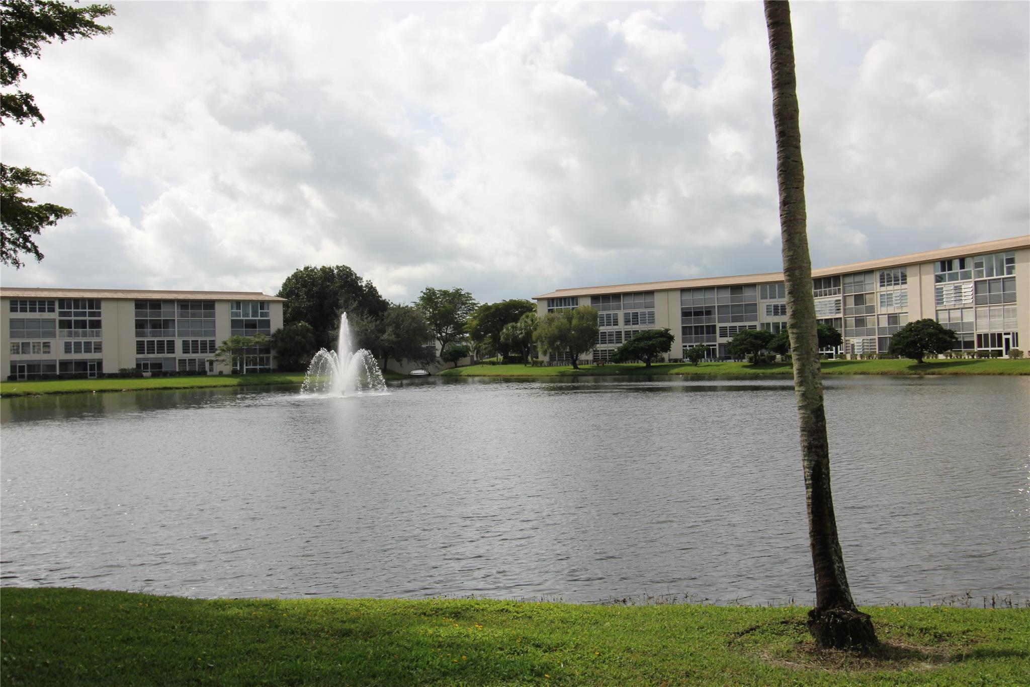 BEAUTIFUL FOUNTAIN AND DIRECT LAKE VIEWS. 2/2 FURNISHED AS SHOWN. UPDATED KITCHEN. GRANITE COUNTERTOPS AND NEWER KITCHEN CABINETS. MASTER HAS WALK IN CLOSET, MASTER BATH HAS TUB/SHOWER. TILED FLOORS AND LAMINENT IN BEDROOMS. ONE PERSON MUST BE 55 YEARS +. SECURED AND GATED COMMUNITY WITH GOLF, RESTAURANT, BUSES, MOVIE THEATRE, PICKLEBALL, POOL HALL, TENNIS COURTS AND MANY OTHER AMENTIES. CAN RENT AFTER 2 YEARS. WELL MAINTAINED COMMUNITY. 700 CREDIT SCORE.