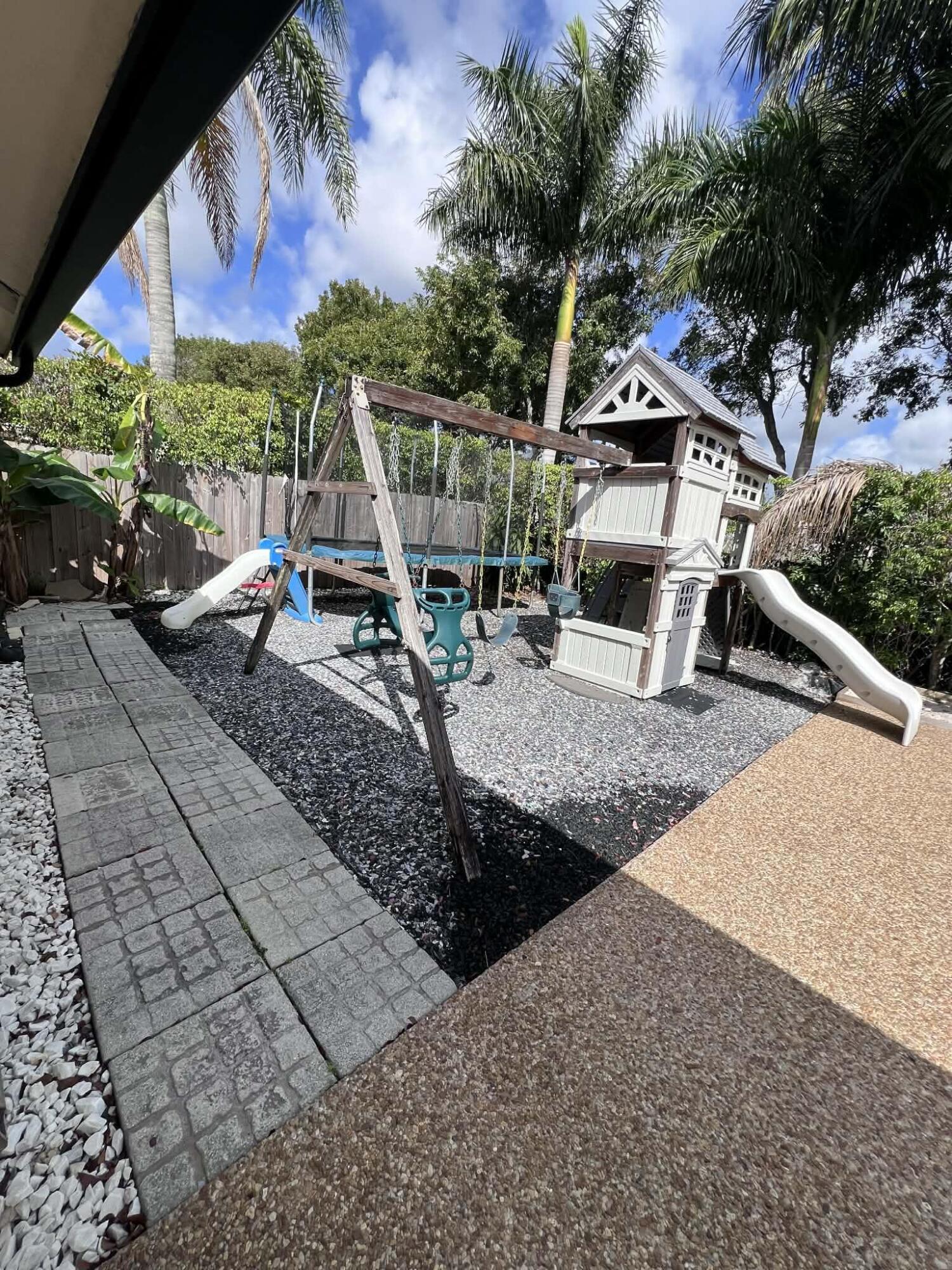 BOCA MADERA UNIT 2 - Residential