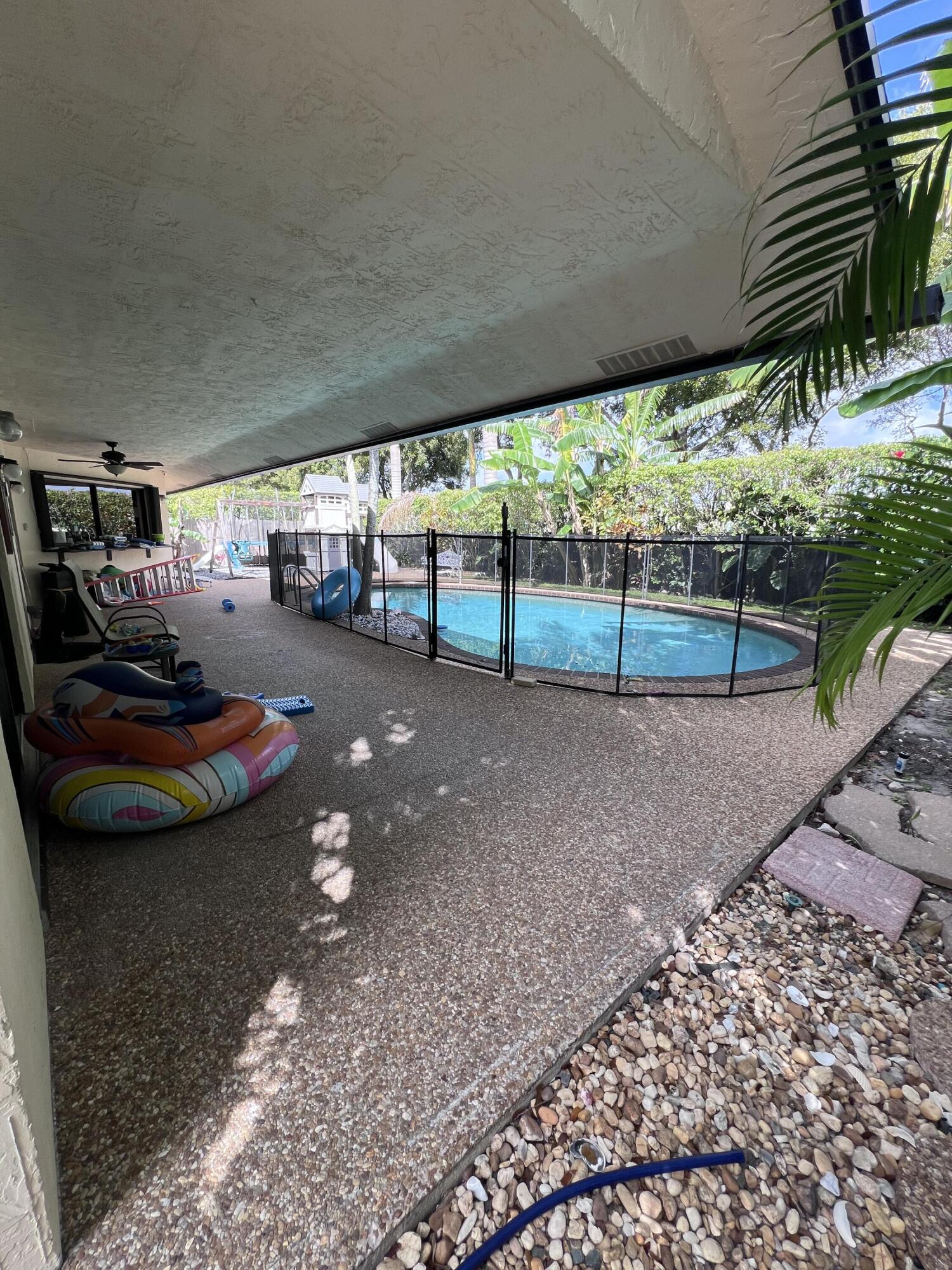 BOCA MADERA UNIT 2 - Residential