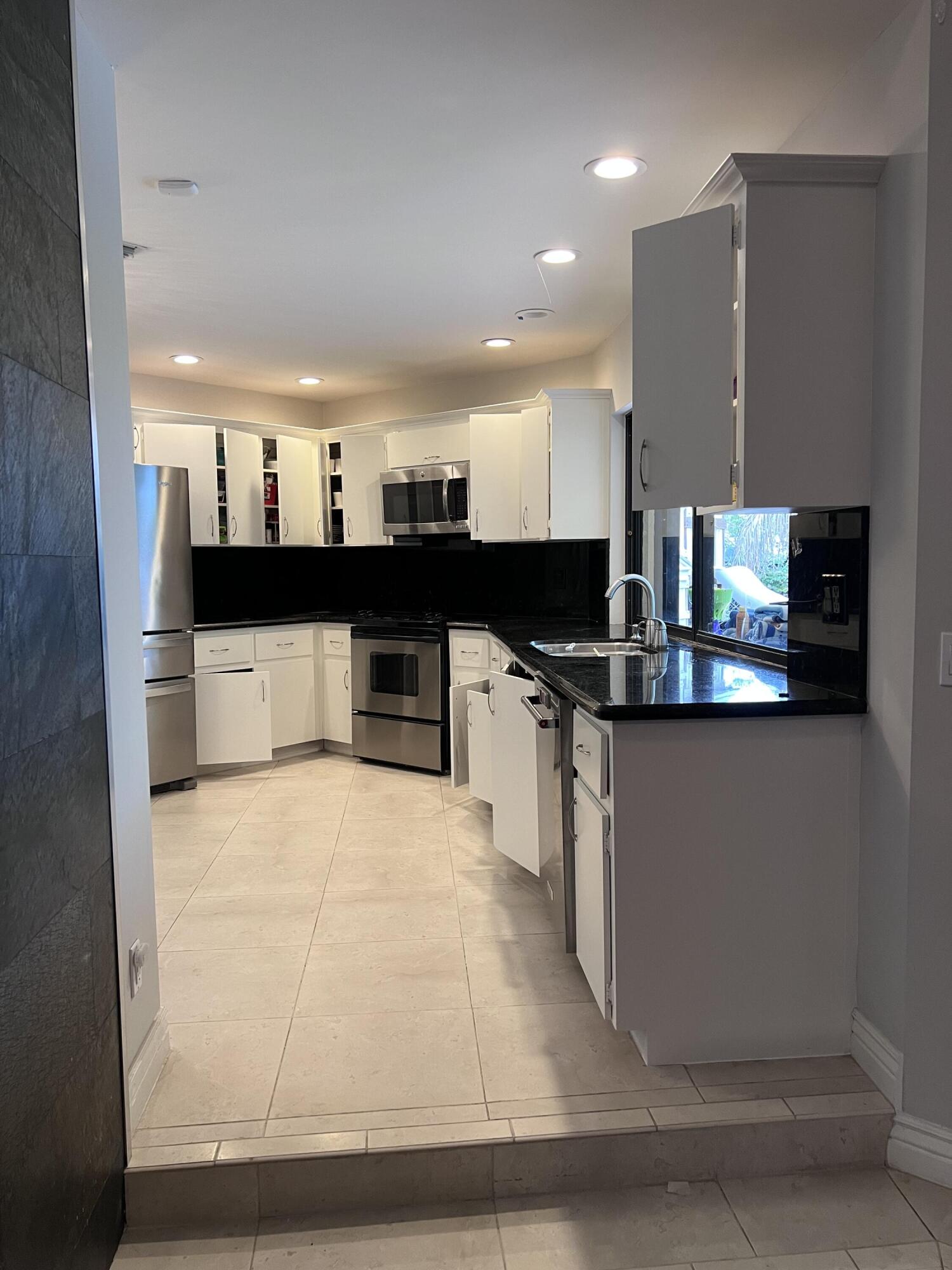 BOCA MADERA UNIT 2 - Residential