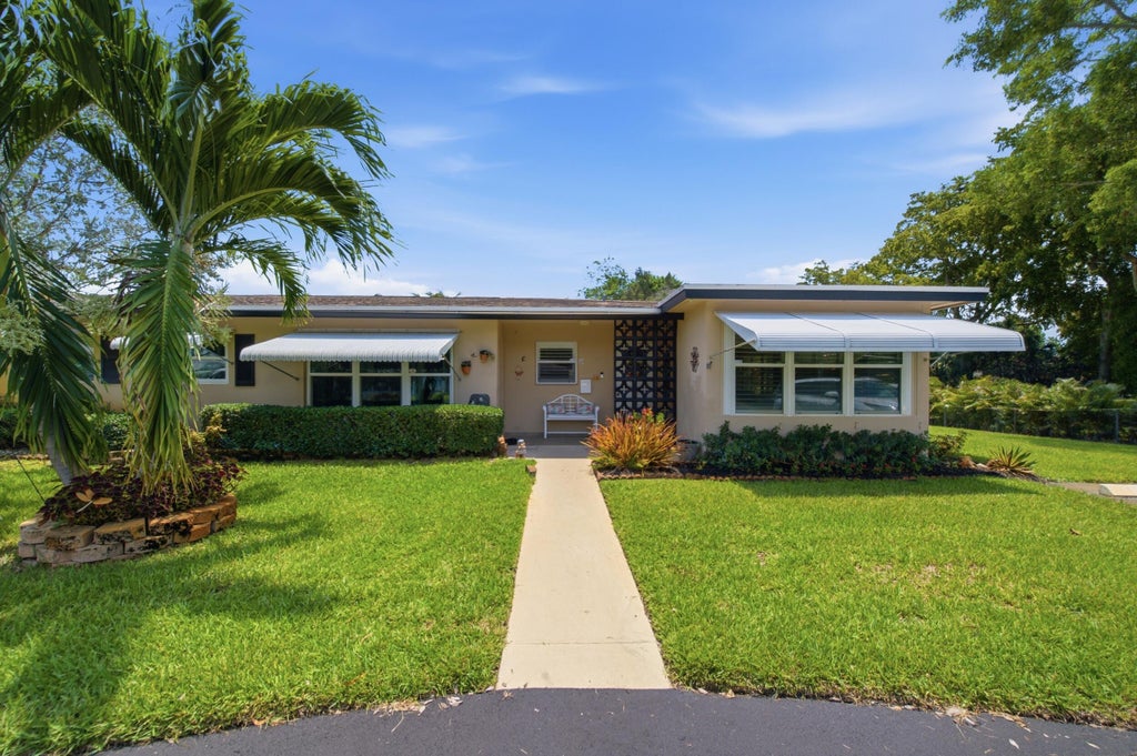Photo of 957 Circle Drive #D, Delray Beach, FL 33445 (MLS # B26045962)