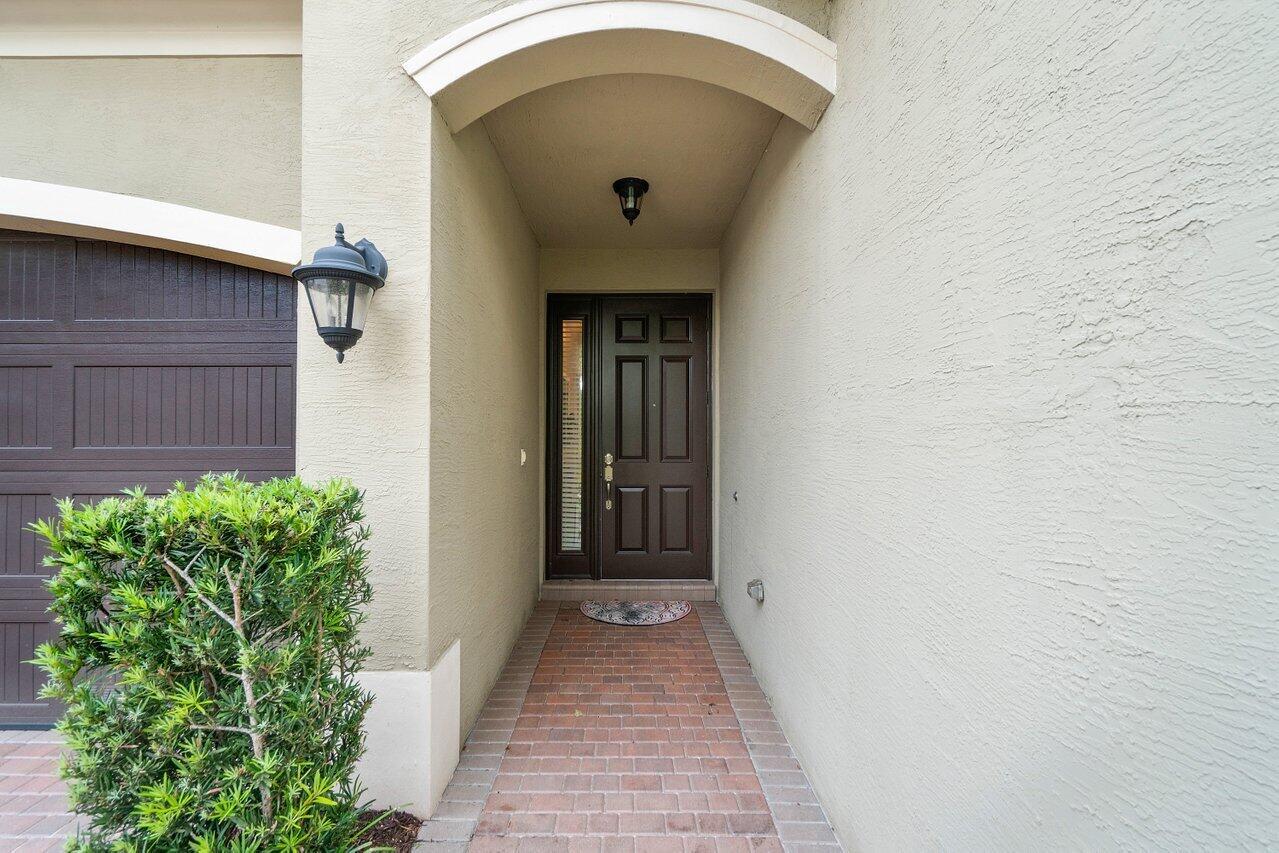 13799 Moss Agate Avenue