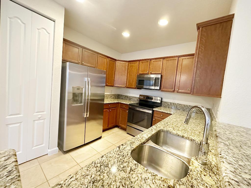 DEBUYS PLAT - Residential Lease