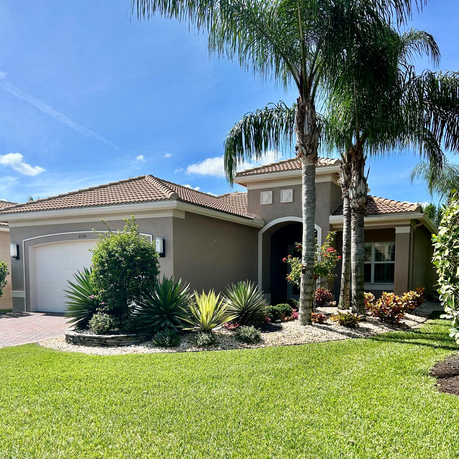 Valencia Cove - Residential