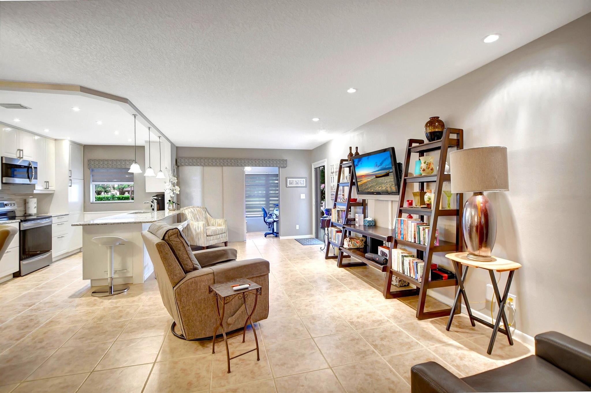 HIGH POINT OF DELRAY SEC 7 CONDO - Residential