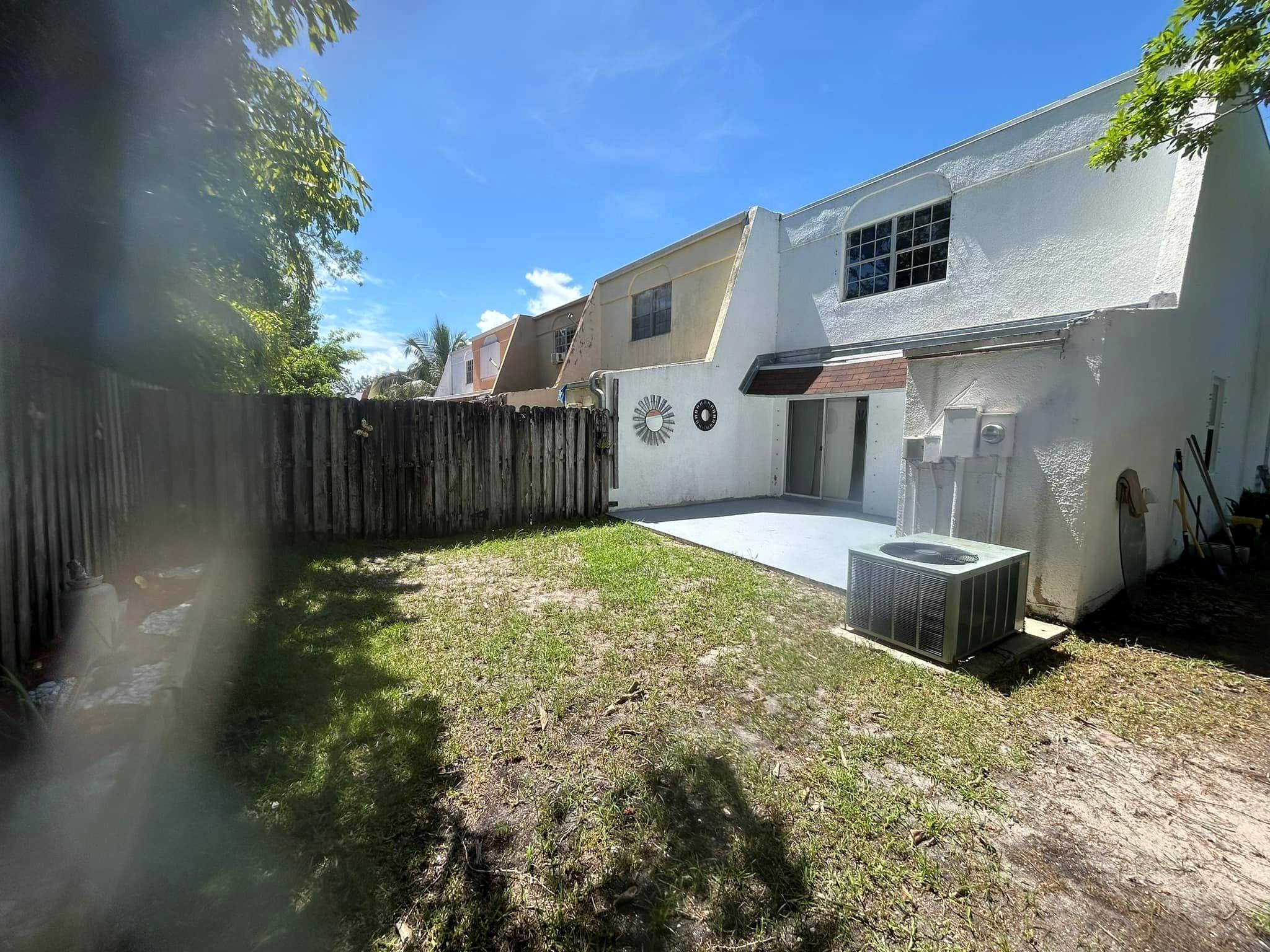 7310 NW 75th St 7310