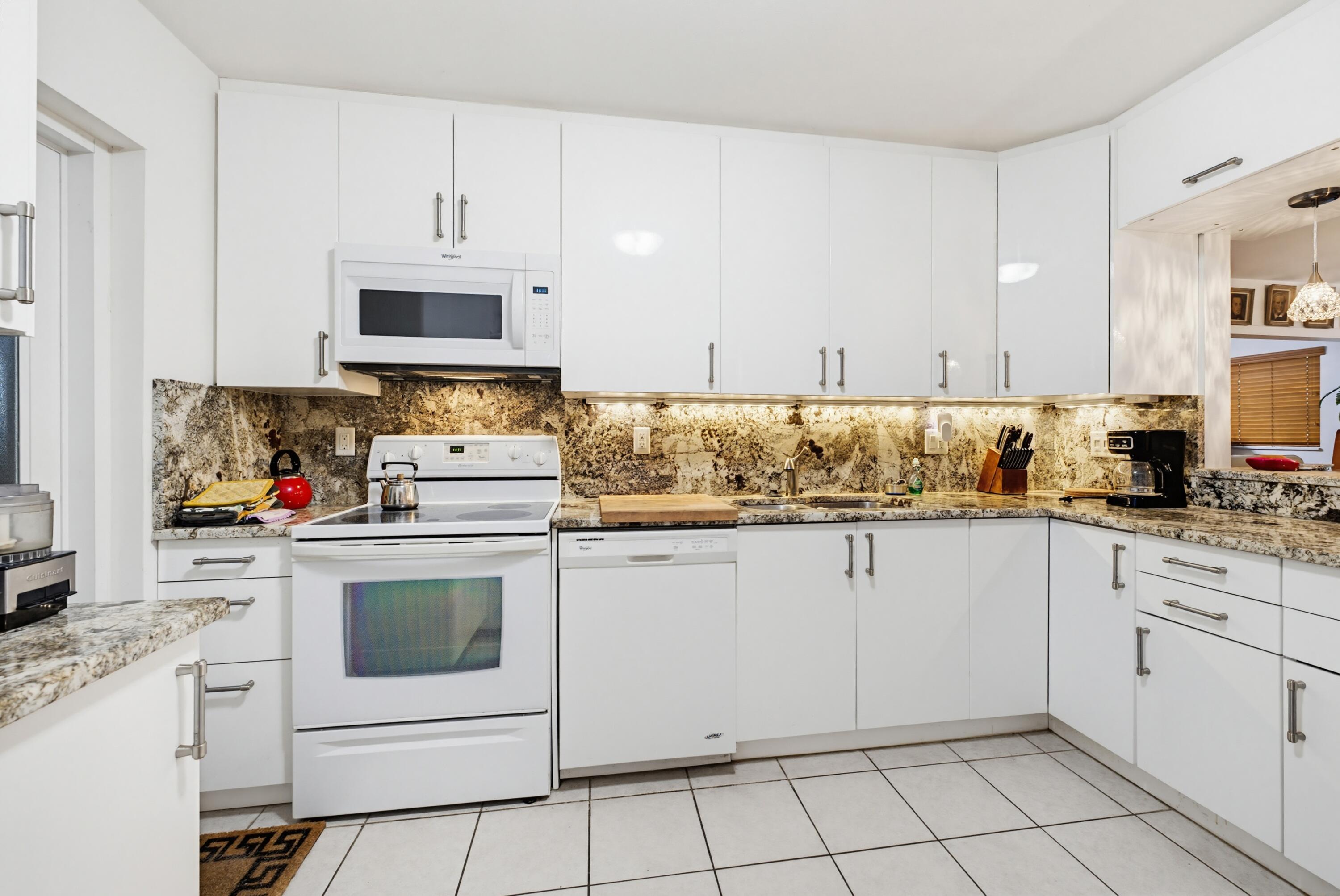 HOLLY HOUSE INC CONDO IN - Residential