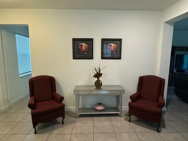 7401 NW Farnsworth Circle NW