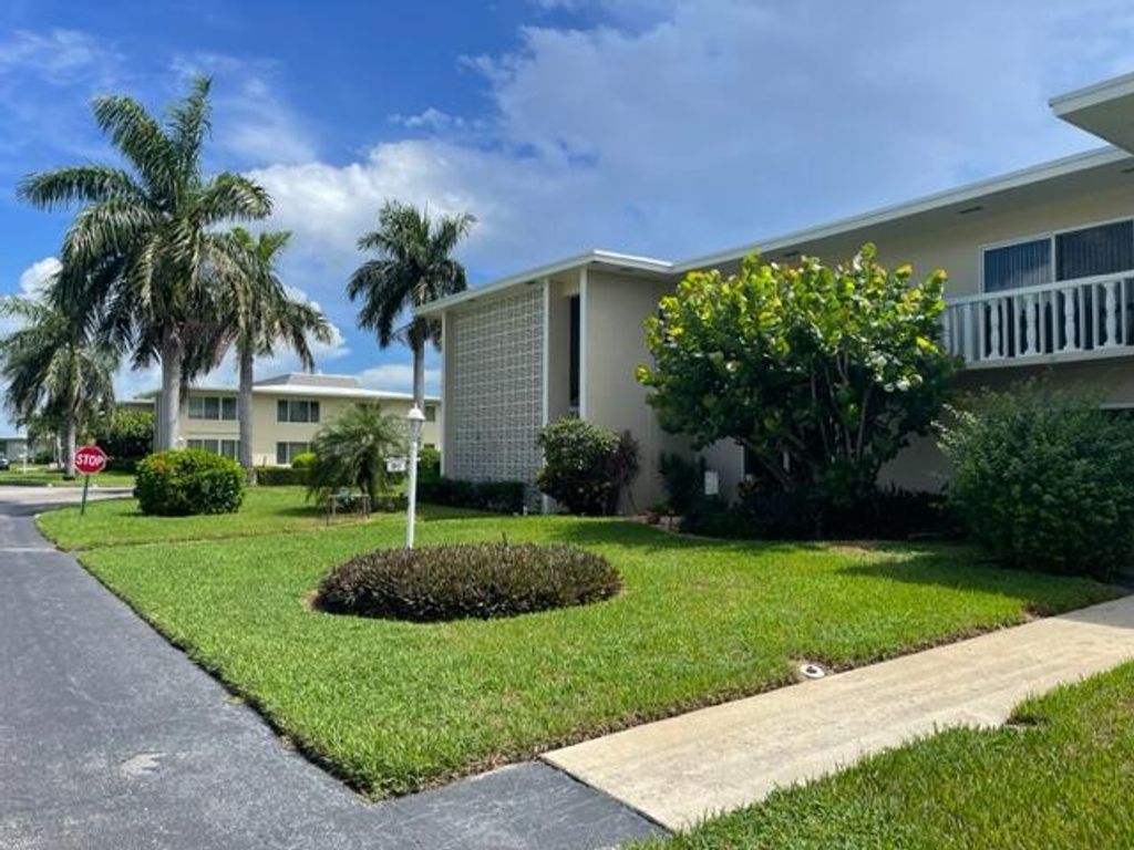Photo of 90 S Blvd #2b, Boynton Beach, FL 33435 (MLS # R11142862)