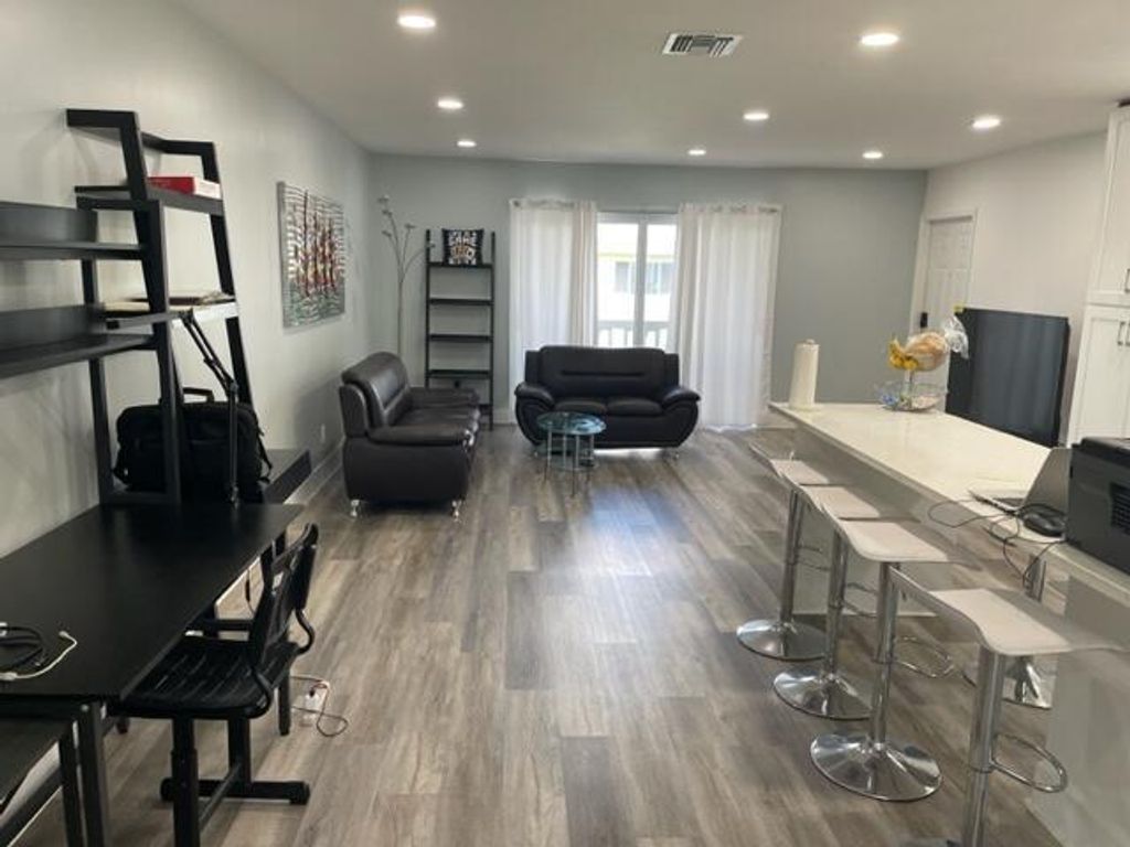 Photo of 90 S Blvd #2b, Boynton Beach, FL 33435 (MLS # R11142862)