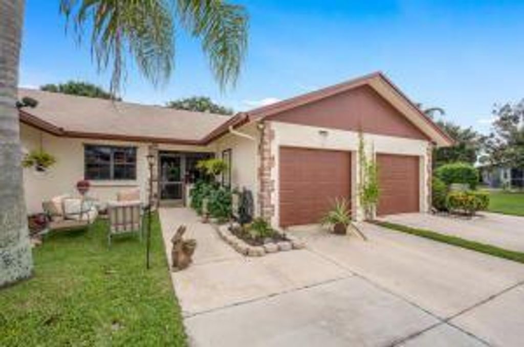 Photo of 172 N Moccasin Trail N, Jupiter, FL 33458 (MLS # R10821954)
