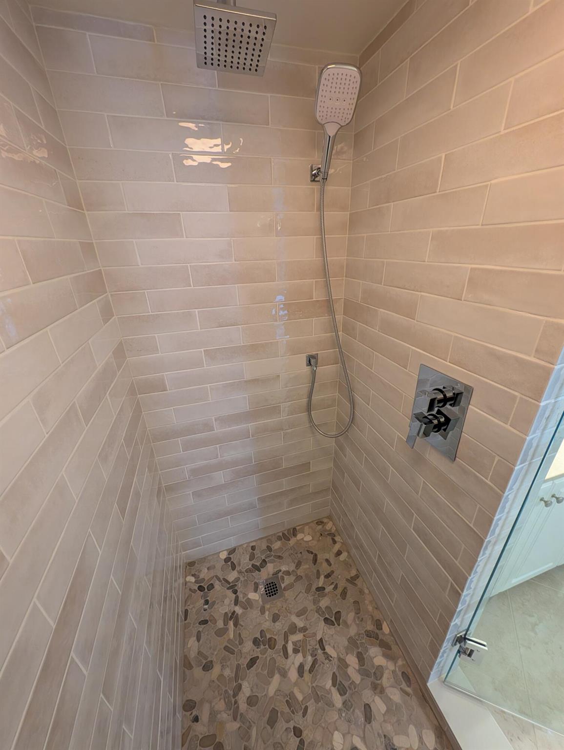 GARDEN LAKES AND GARDEN S - Residential Lease