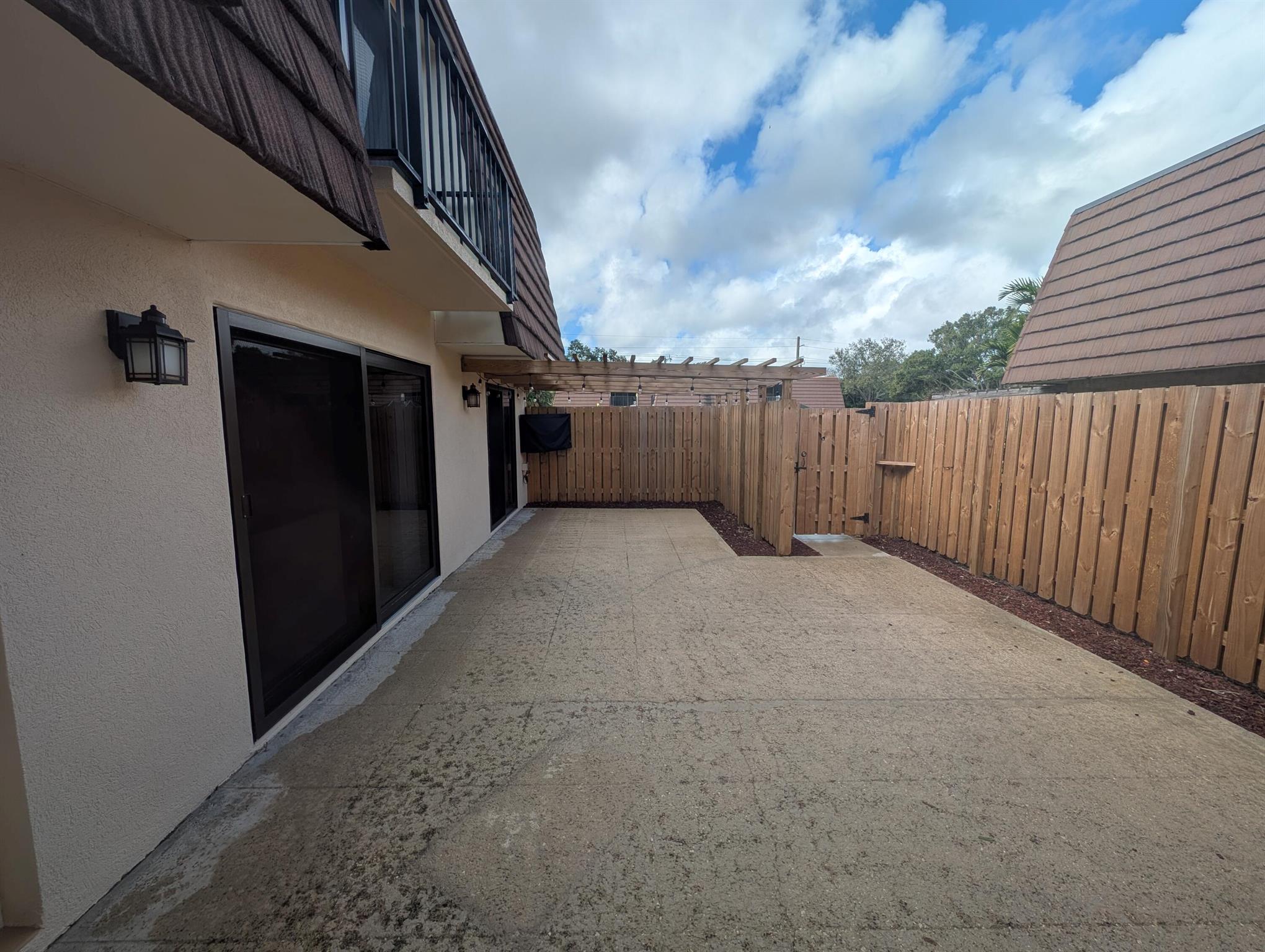 GARDEN LAKES AND GARDEN S - Residential Lease