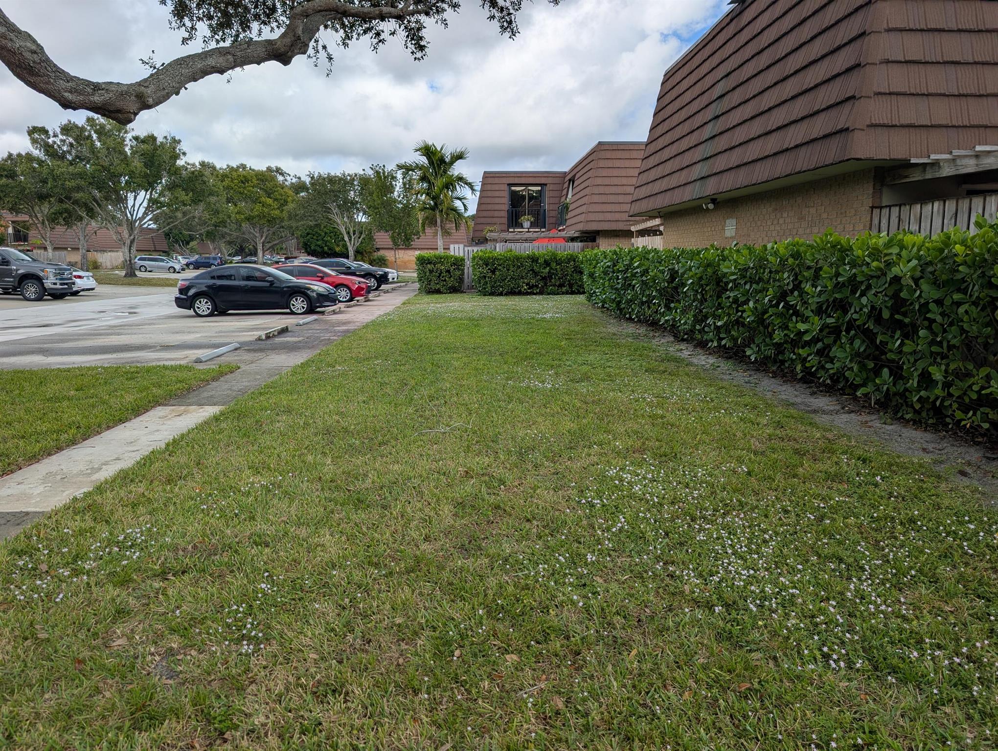 GARDEN LAKES AND GARDEN S - Residential Lease