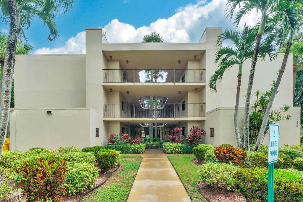 Photo of 5280 LAS VERDES Circle #320, Delray Beach, FL 33484 (MLS # B26086671)