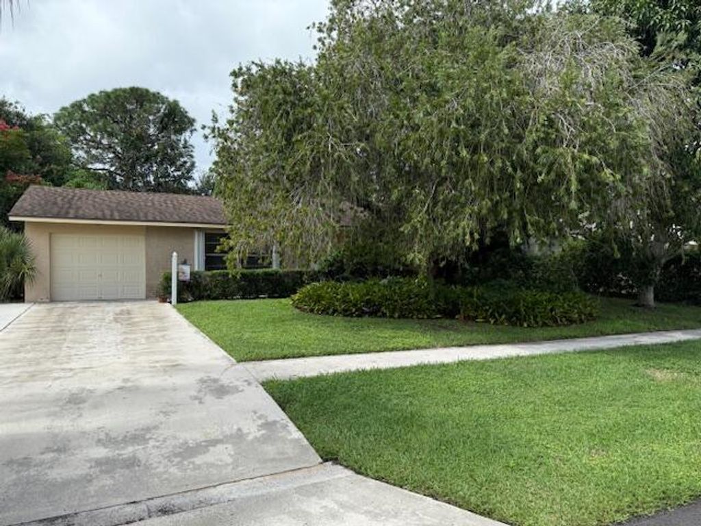 Photo of 169 Dove Circle, Royal Palm Beach, FL 33411 (MLS # R11131721)