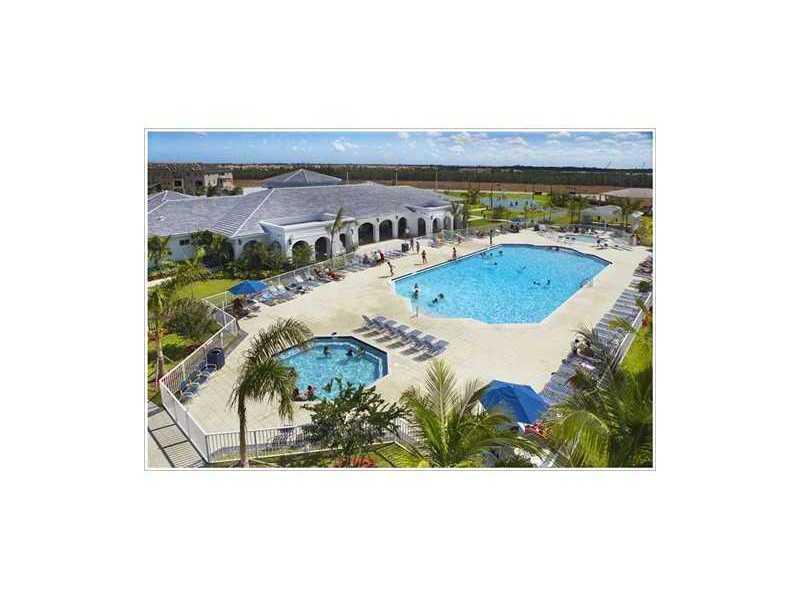 ISLANDS AT DORAL TOWNHOMES - Residential