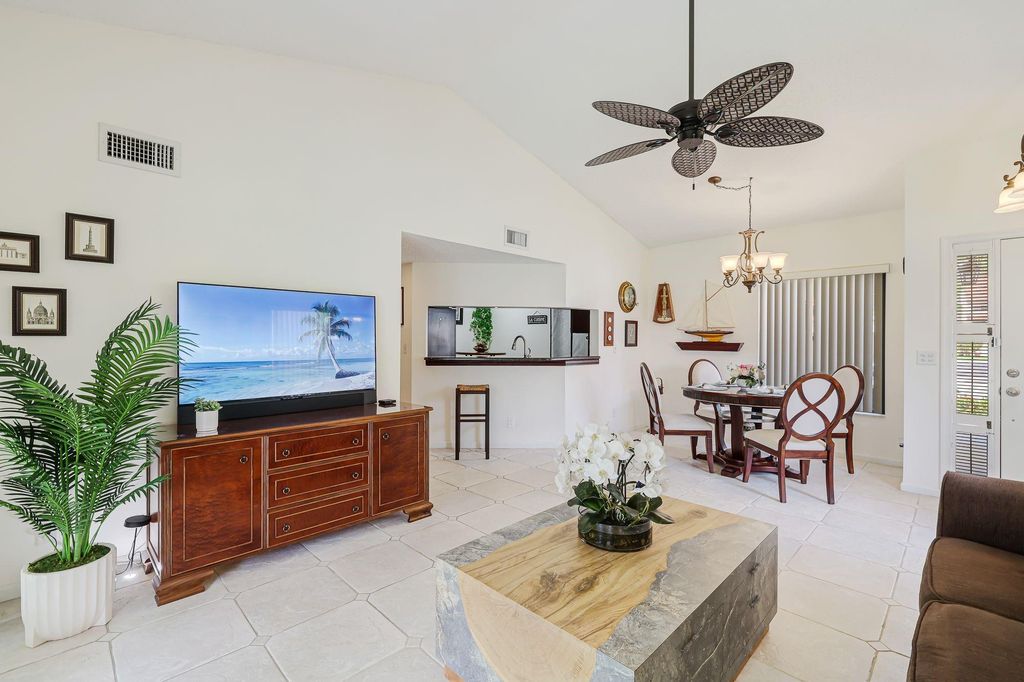 Photo of 8 Via De Casas Sur #101, Boynton Beach, FL 33426 (MLS # F10506476)