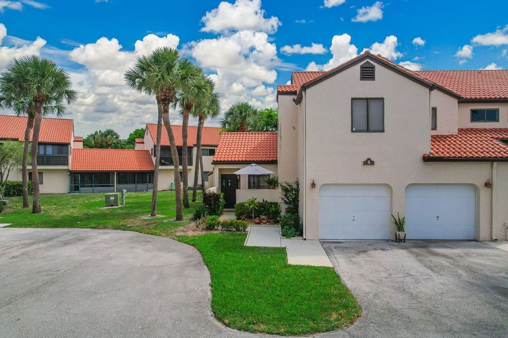 Photo of 8 Via De Casas Sur #101, Boynton Beach, FL 33426 (MLS # F10506476)