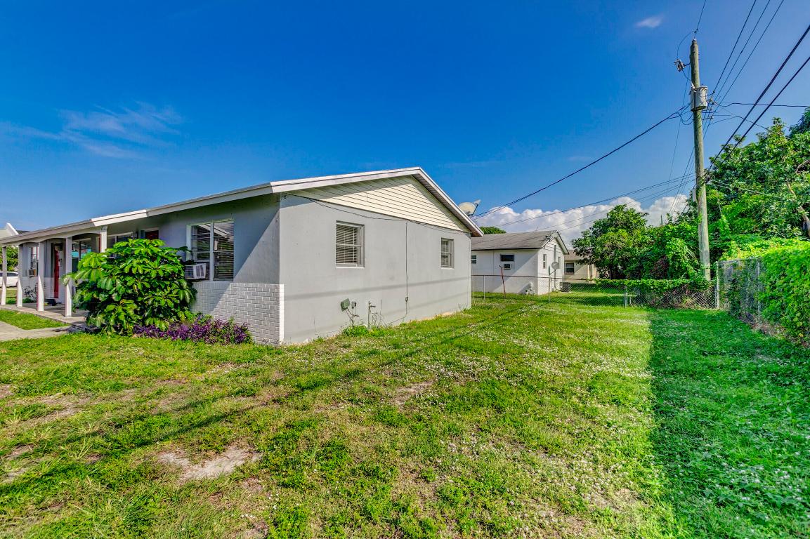 PARK MANOR 6 - Residential Income