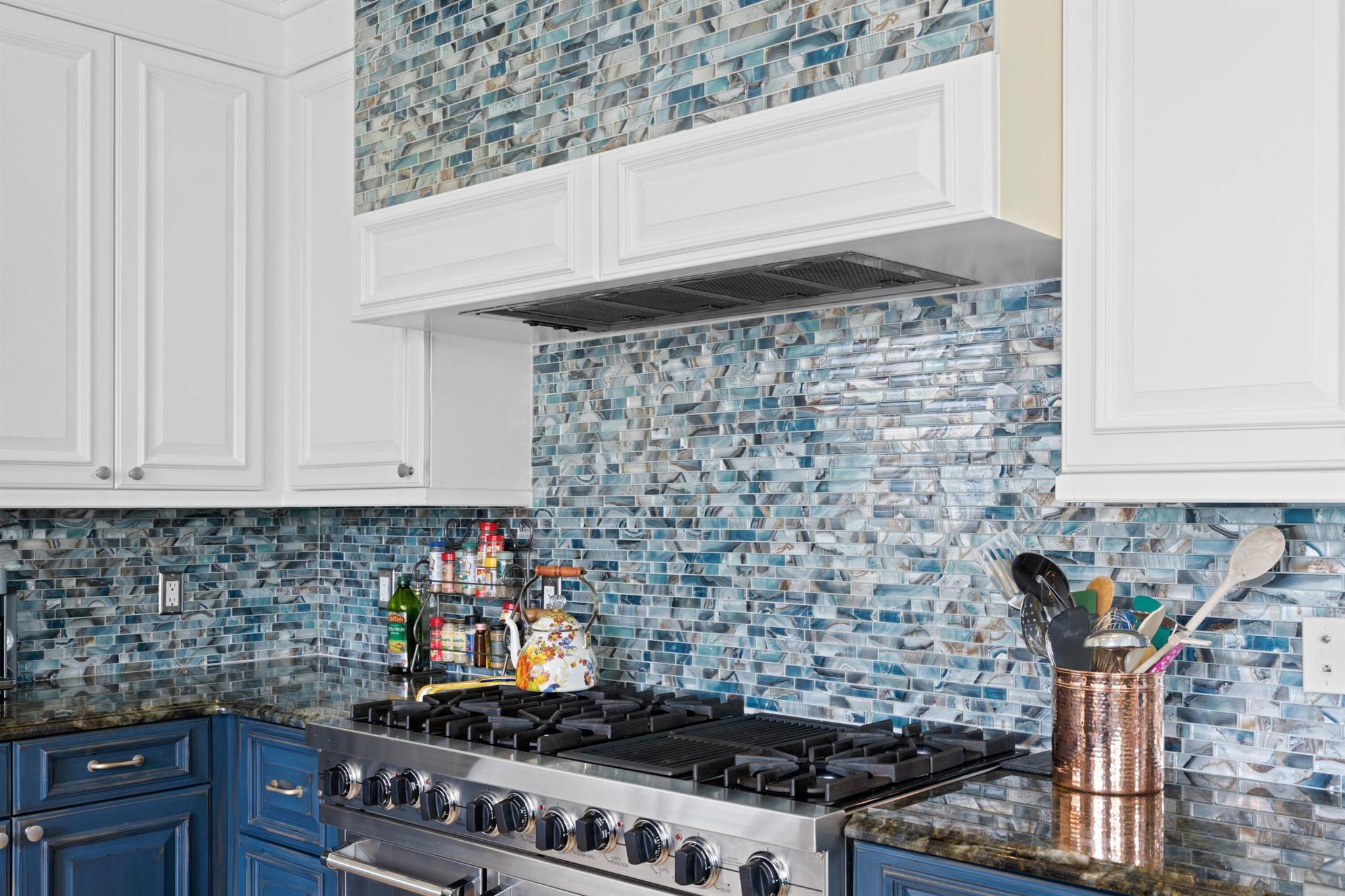 SURFSIDE HILLS - Residential