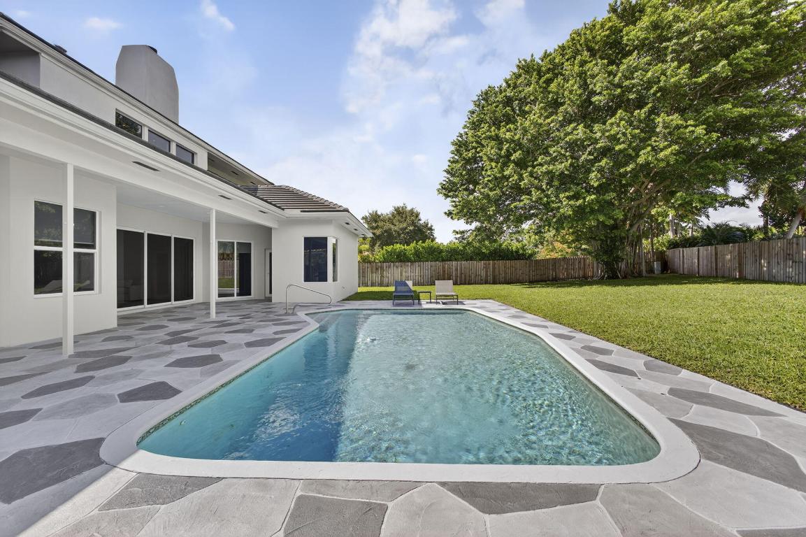 CRYSTAL POINTE 1 - Residential