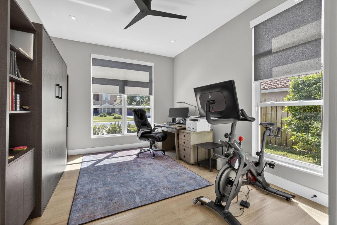 CRYSTAL POINTE 1 - Residential