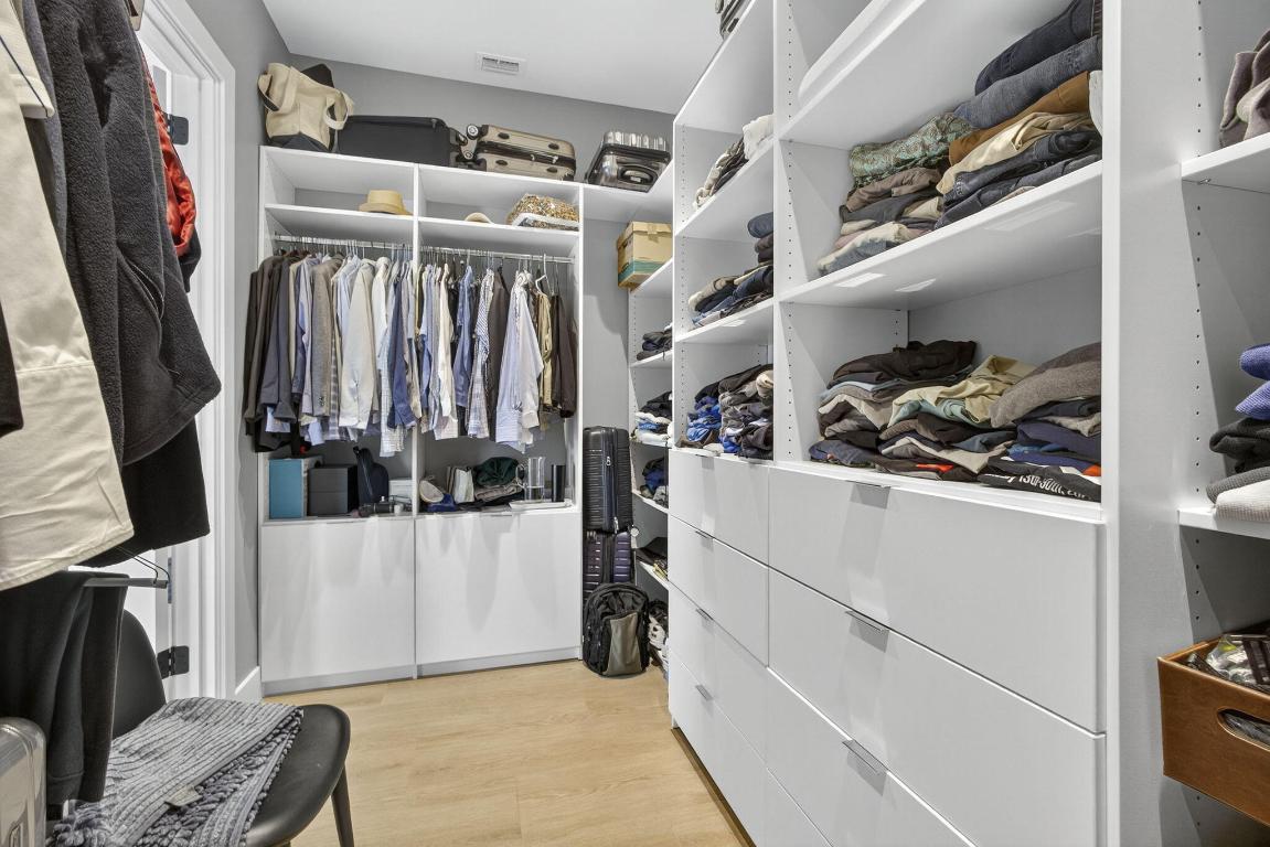 CRYSTAL POINTE 1 - Residential