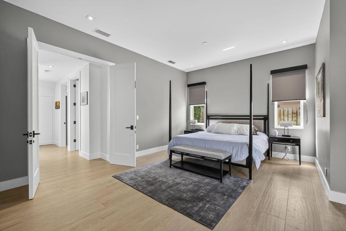 CRYSTAL POINTE 1 - Residential